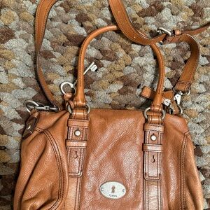 Vintage Fossil leather crossbody.